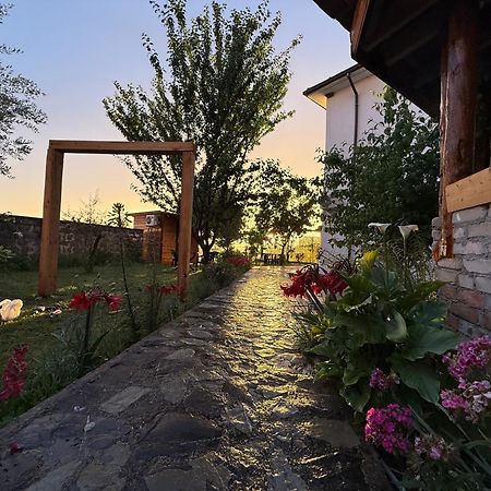 Meti Guest House Krujë Zewnętrze zdjęcie